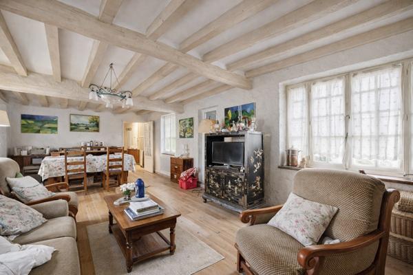 Maison avec fort potentiel -3/4 chambres possibles  –  Secteur calme - proche  Dreux  – Terrain 1 355 m² 