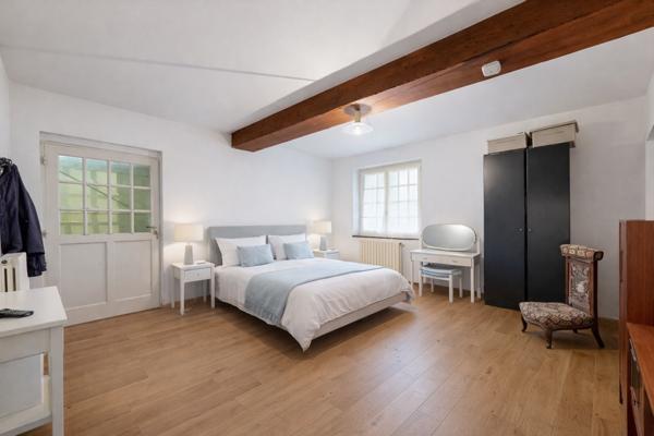 Maison avec fort potentiel -3/4 chambres possibles  –  Secteur calme - proche  Dreux  – Terrain 1 355 m² 