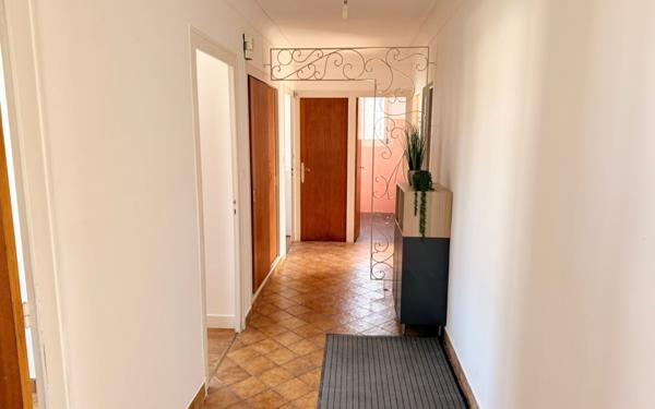 Maison à vendre    5 pièces •  Surgères