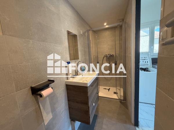 Location Studio 28 m² - 49 RUE DE LA LIBERTE Fontaine 38600