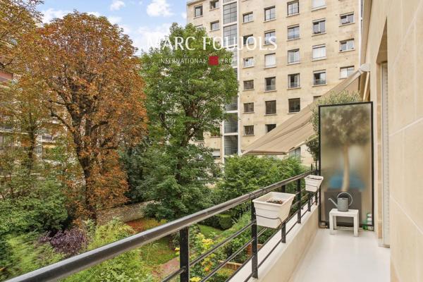 Paris XVI Flandrin – Henri Martin duplex avec balcon.