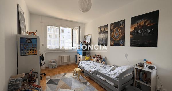 Location Appartement 3 pièces 83.91 m² - Villeurbanne 69100