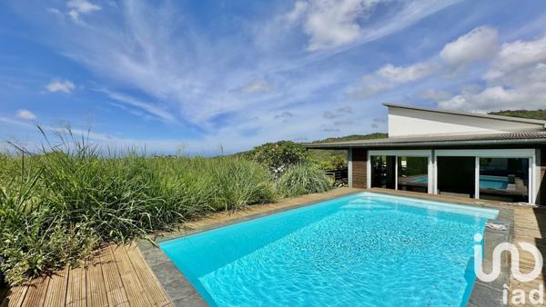 Maison 5 pièces de 110 m² à Entre-Deux (97414)