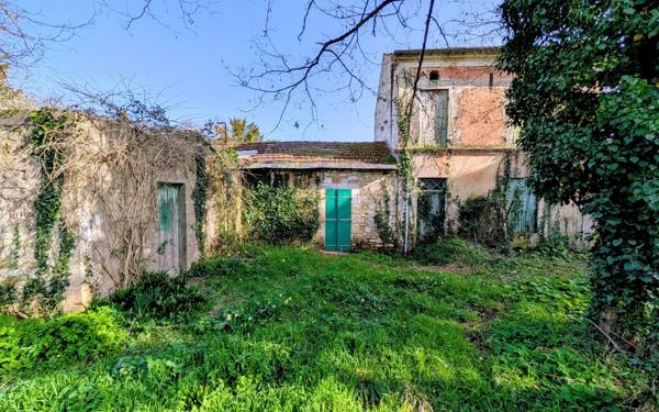 Maison à vendre    6 pièces •  Saint-Agnant