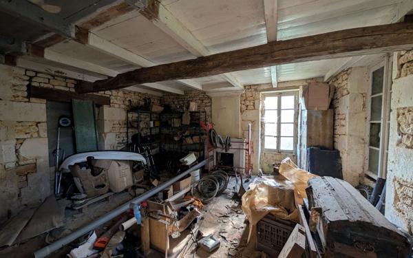 Maison à vendre    6 pièces •  Saint-Agnant