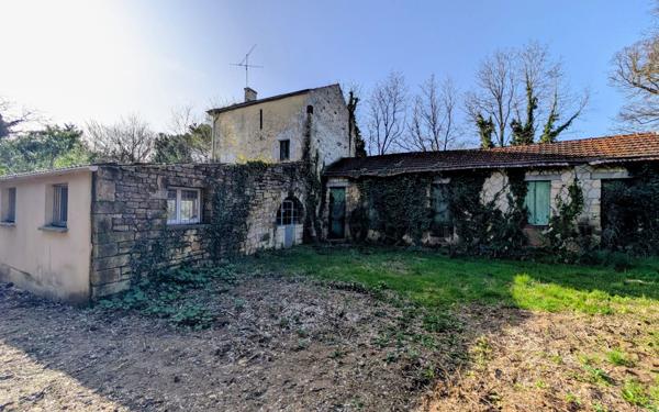 Maison à vendre    6 pièces •  Saint-Agnant