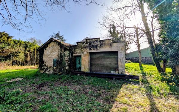 Maison à vendre    6 pièces •  Saint-Agnant