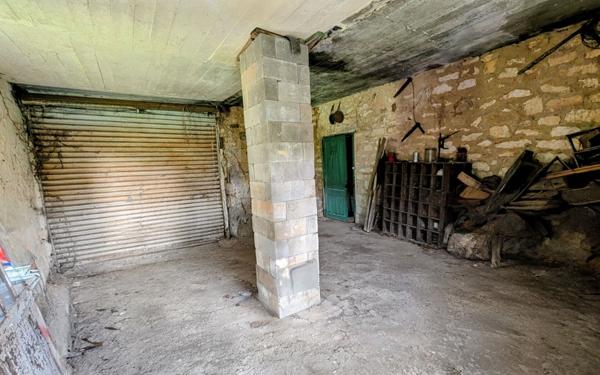 Maison à vendre    6 pièces •  Saint-Agnant