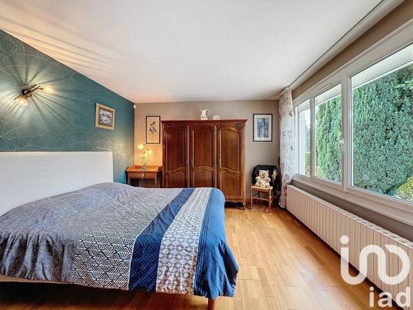 Maison 6 pièces de 110 m² à Le Mesnil-Esnard (76240)