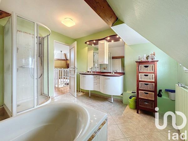 Maison 6 pièces de 110 m² à Le Mesnil-Esnard (76240)