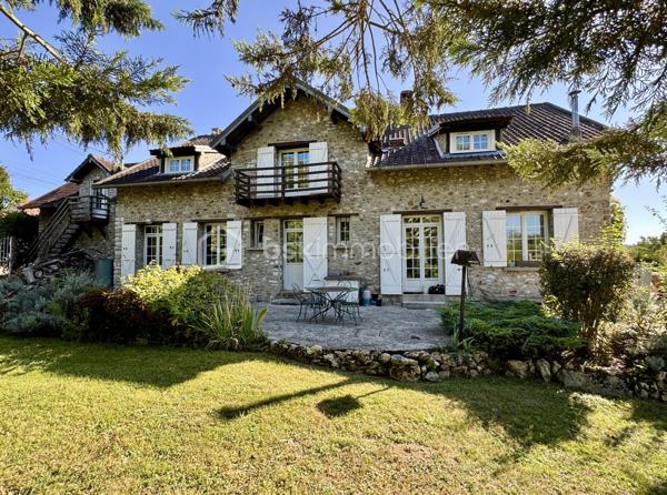 Maison en pierre de 333,67 m²