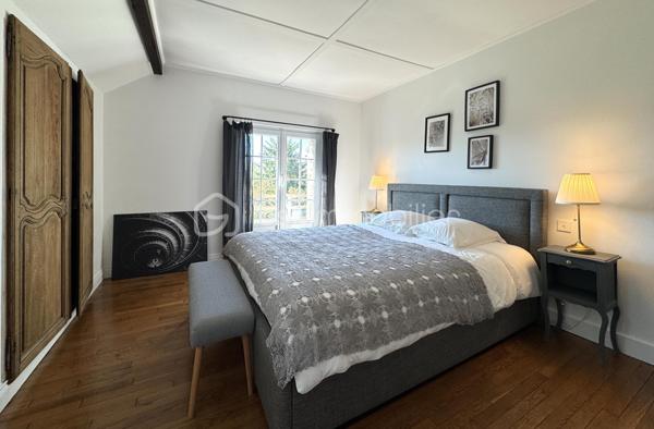 Maison en pierre de 333,67 m²