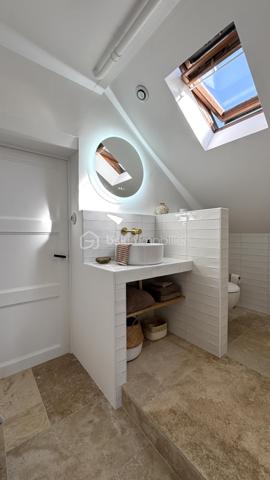 Maison en pierre de 333,67 m²