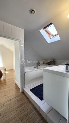 Maison en pierre de 333,67 m²