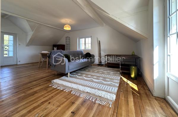 Maison en pierre de 333,67 m²