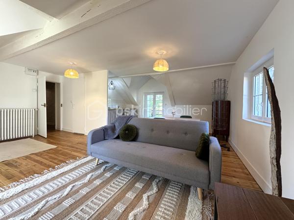 Maison en pierre de 333,67 m²