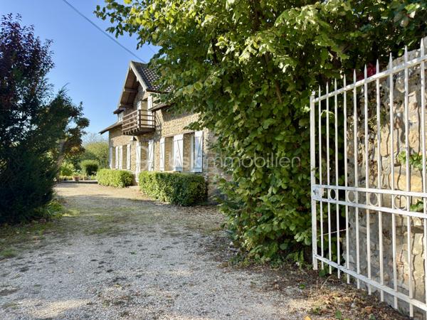 Maison en pierre de 333,67 m²