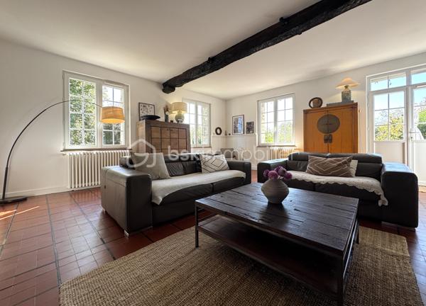 Maison en pierre de 333,67 m²