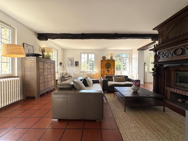 Maison en pierre de 333,67 m²