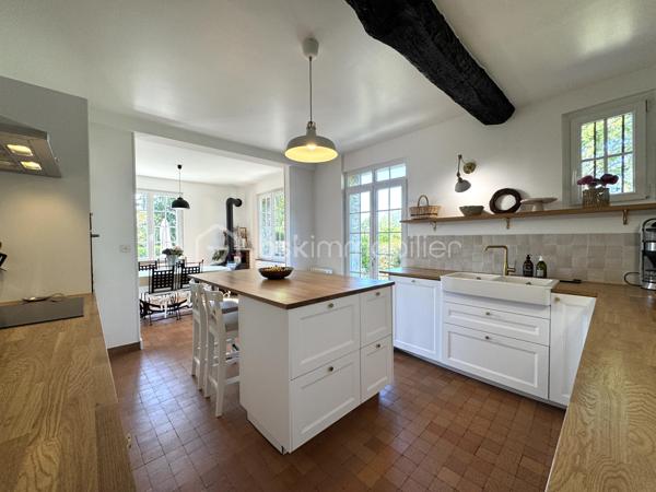 Maison en pierre de 333,67 m²