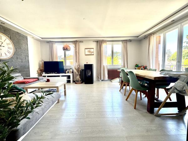 Maison familiale rénovée (DPE B) 318 000 €