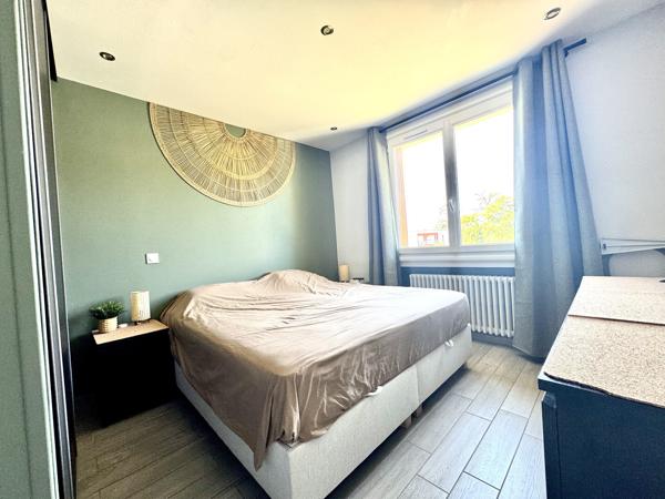 Maison familiale rénovée (DPE B) 318 000 €