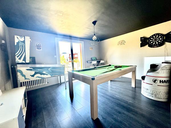 Maison familiale rénovée (DPE B) 318 000 €
