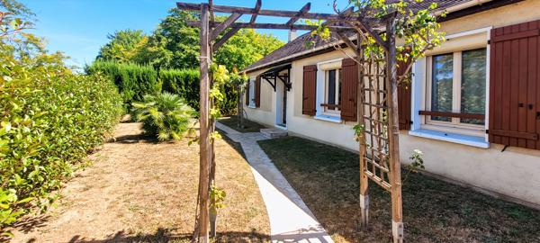 À vendre ! Charmante maison de plain-pied de 100 m² sur un beau terrain de 471 m².
