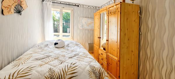 À vendre ! Charmante maison de plain-pied de 100 m² sur un beau terrain de 471 m².