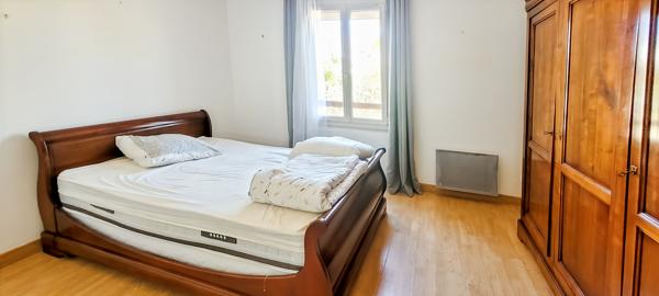 À vendre ! Charmante maison de plain-pied de 100 m² sur un beau terrain de 471 m².