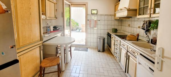 À vendre ! Charmante maison de plain-pied de 100 m² sur un beau terrain de 471 m².