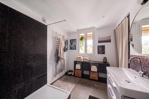 Comme une maison sous les toits