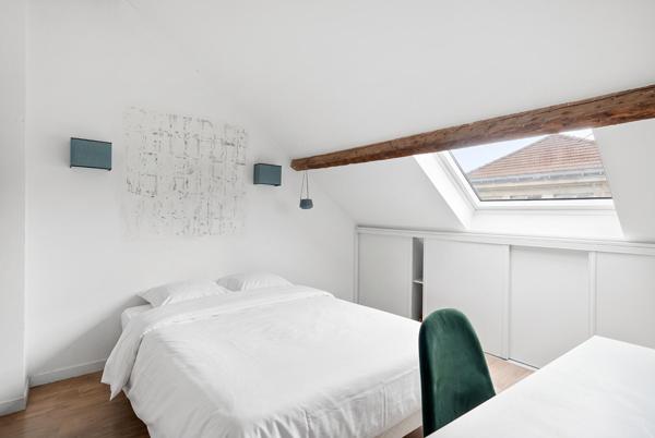 Comme une maison sous les toits