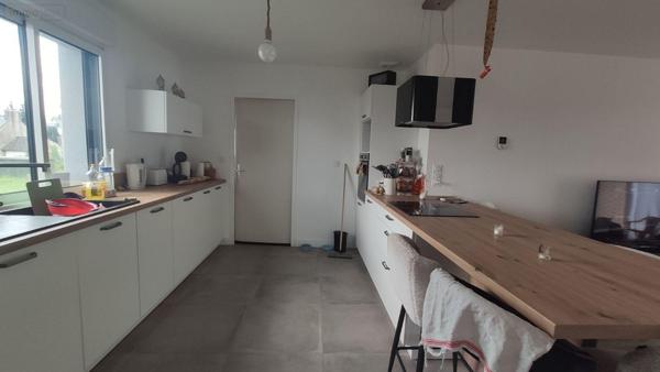 Maison individuelle à vendre à Saint-Barthélemy dans le Morbihan (56150), ref : 065/1826   
bourg