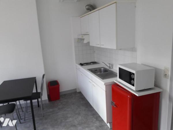Ensemble de 2 studios loués