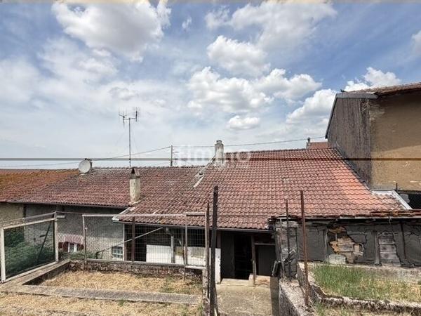 Maison à fort potentiel, en campagne mosellane.