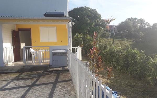 Appartement à louer    1 pièce • 40 m2 Sainte-Anne