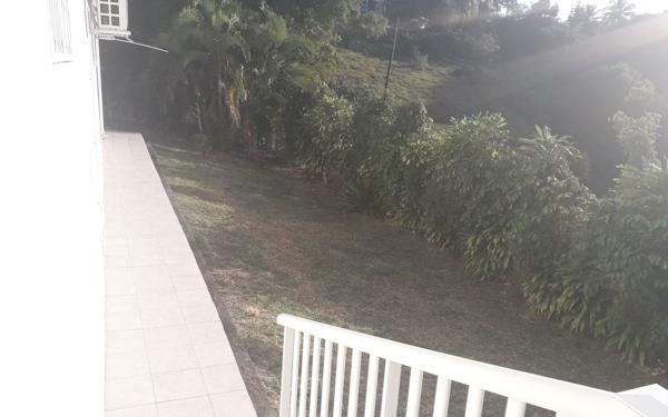 Appartement à louer    1 pièce • 40 m2 Sainte-Anne