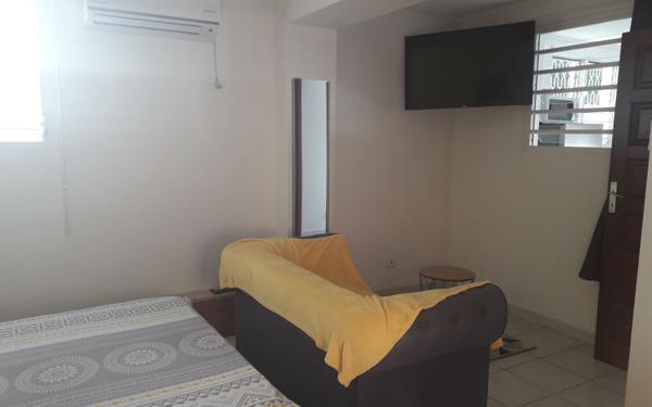 Appartement à louer    1 pièce • 40 m2 Sainte-Anne