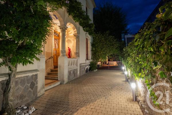 Maison à vendre  11 pièces - 355,67 m2 REMIREMONT - 88