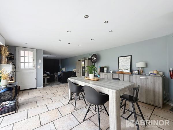 Charmante semi-individuelle en semi plain-pied avec garage, jardin et terrasse PHALEMPIN