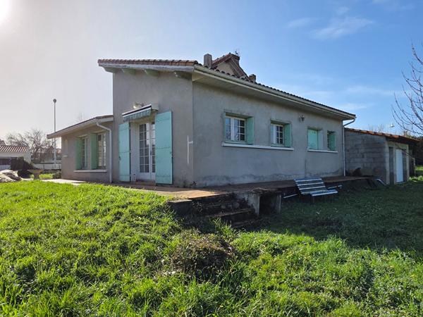 Maison à vendre à Royan - 7 pièces, 6 chambres, proche des commerces