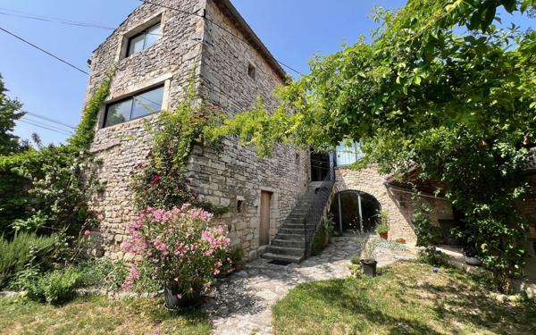 Maison à vendre    7 pièces •  Orgnac-l'Aven