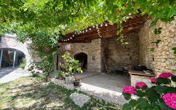 Maison à vendre    7 pièces •  Orgnac-l'Aven