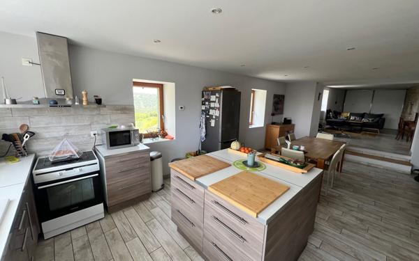 Maison à vendre    7 pièces •  Orgnac-l'Aven