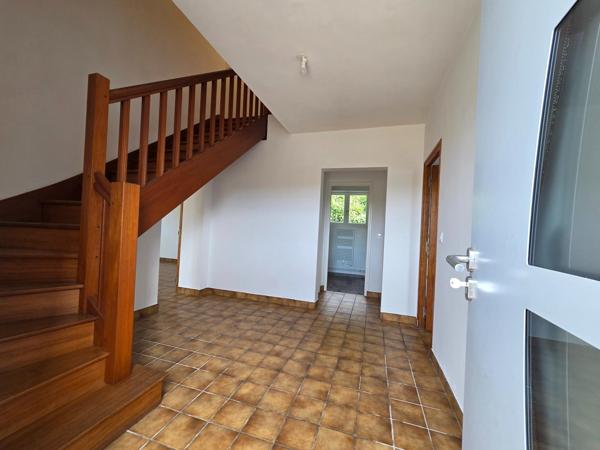 Maison familiale, quartier calme, très bien entretenue, proches toutes commodités