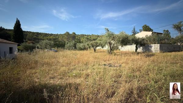 Terrain Constructible et viabilisé Salernes 1300 m2 avec cabanon cadastré