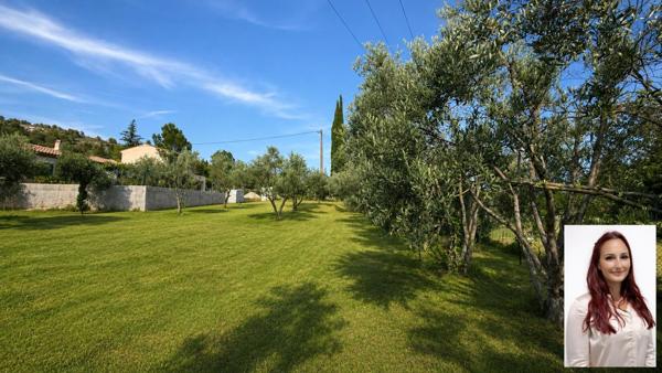 Terrain Constructible et viabilisé Salernes 1300 m2 avec cabanon cadastré