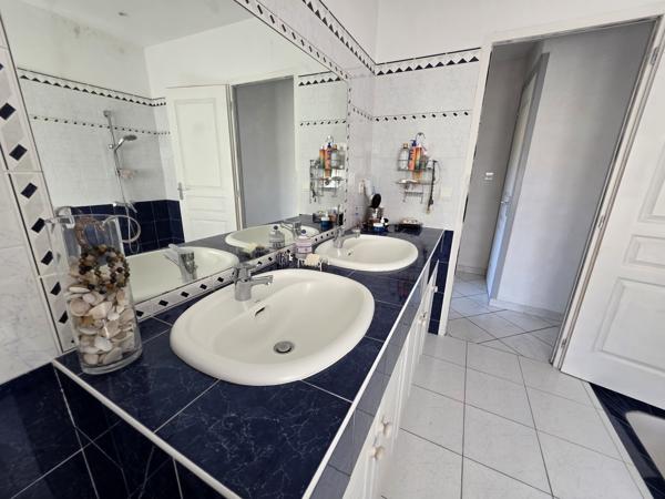 Maison
         6 pièces
        - 130 m² Exclusivité 714 000 € *