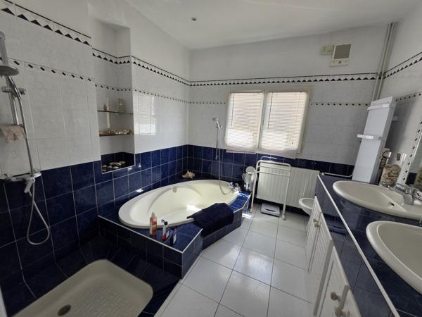 Maison
         6 pièces
        - 130 m² Exclusivité 714 000 € *